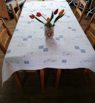 Ausstellungsstück Blau-Weiße Tischdecke